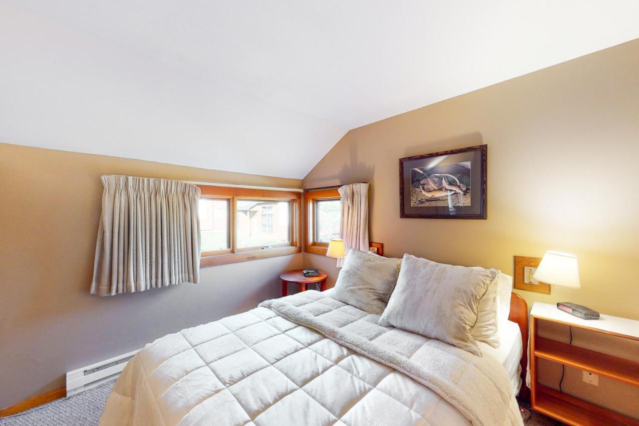 Cozy Modern Comfort Киллингтон Экстерьер фото